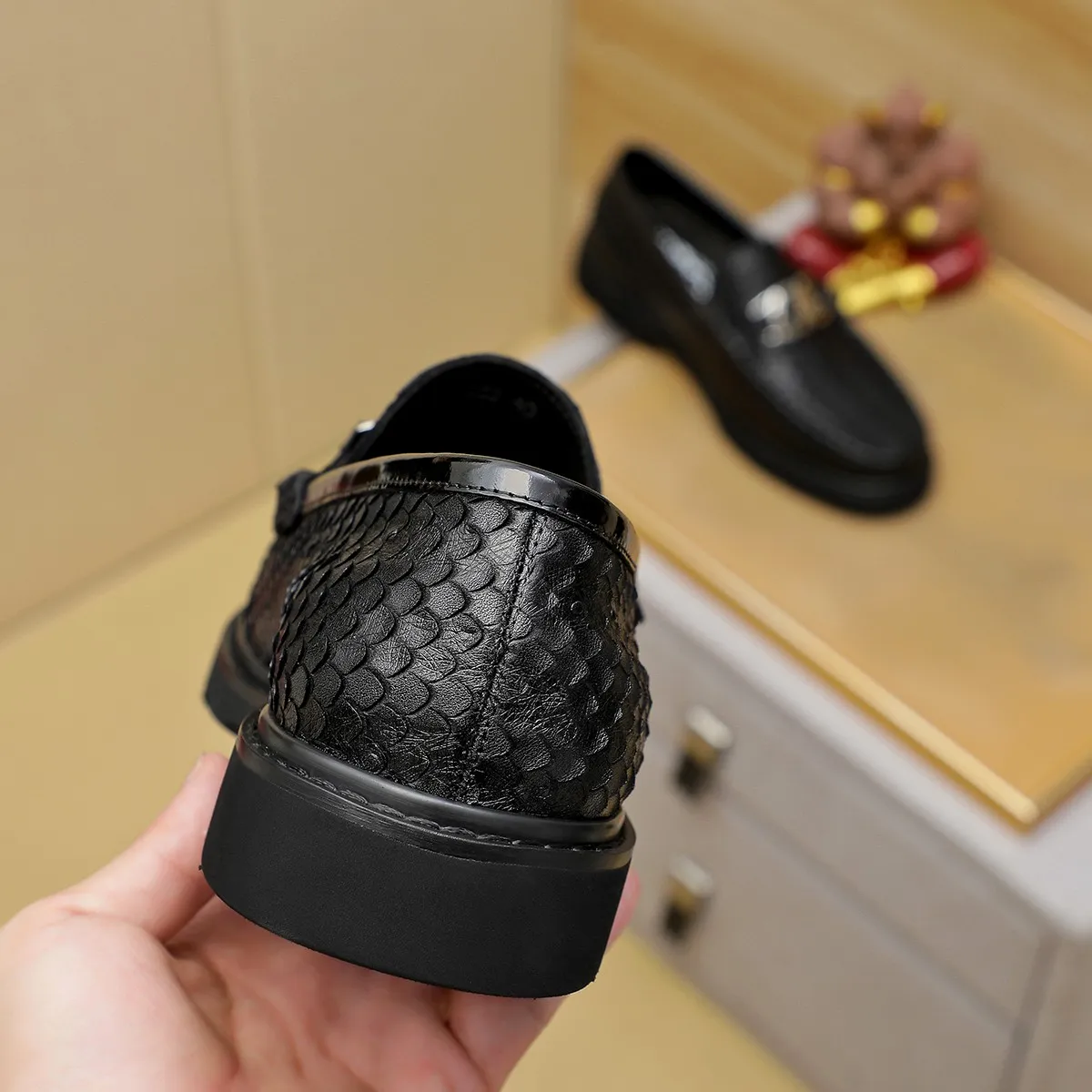 Men's shoes 💰500 Ferragamo [Ferragamo] top imported suit men's shoes 💯Original copy of the official website, product materials: selected imported embossed calfskin + luxury hardware buckle accessories ~ imported water-dyed cow 🐂 leather lining. Strong three-dimensional visual effect, original combination outsole, multiple colors available😘 Size: 38-44 (.45.46. Customized)